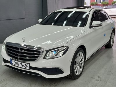 MERCEDES-BENZ E-CLASS - 1