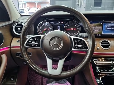 MERCEDES-BENZ E-CLASS - 9