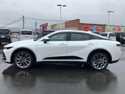 TOYOTA CROWN CROSSOVER - 2