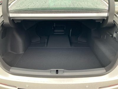 TOYOTA CROWN CROSSOVER - 8