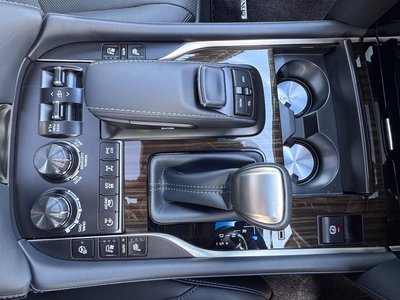 LEXUS LX - 7
