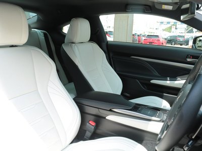 2025 Lexus RC photo 9