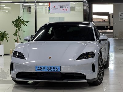 صورة 1 لـ 2025 Porsche TAYCAN