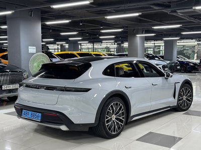 صورة 2 لـ 2025 Porsche TAYCAN