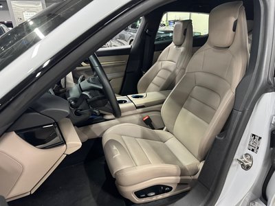 صورة 10 لـ 2025 Porsche TAYCAN