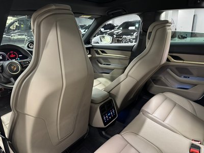 صورة 4 لـ 2025 Porsche TAYCAN