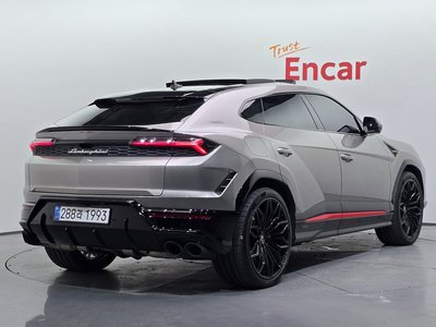 صورة 4 لـ 2025 Lamborghini URUS