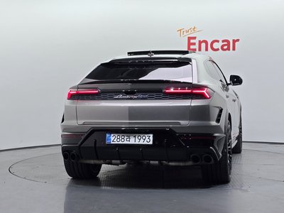 صورة 3 لـ 2025 Lamborghini URUS