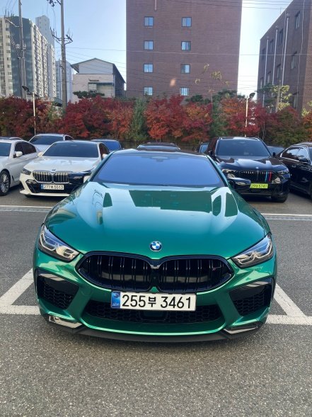 BMW M8 - View 1