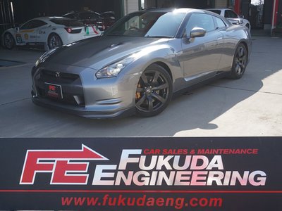 NISSAN GT-R - 1