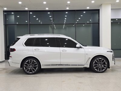 BMW X7 - 7