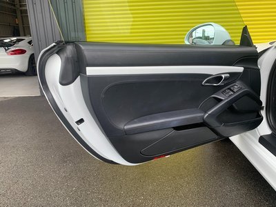 2013 Porsche CAYMAN thumbnail 26