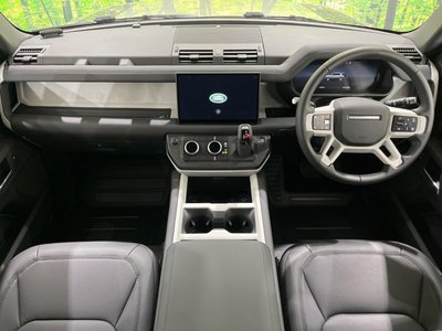 LAND ROVER DEFENDER - 2