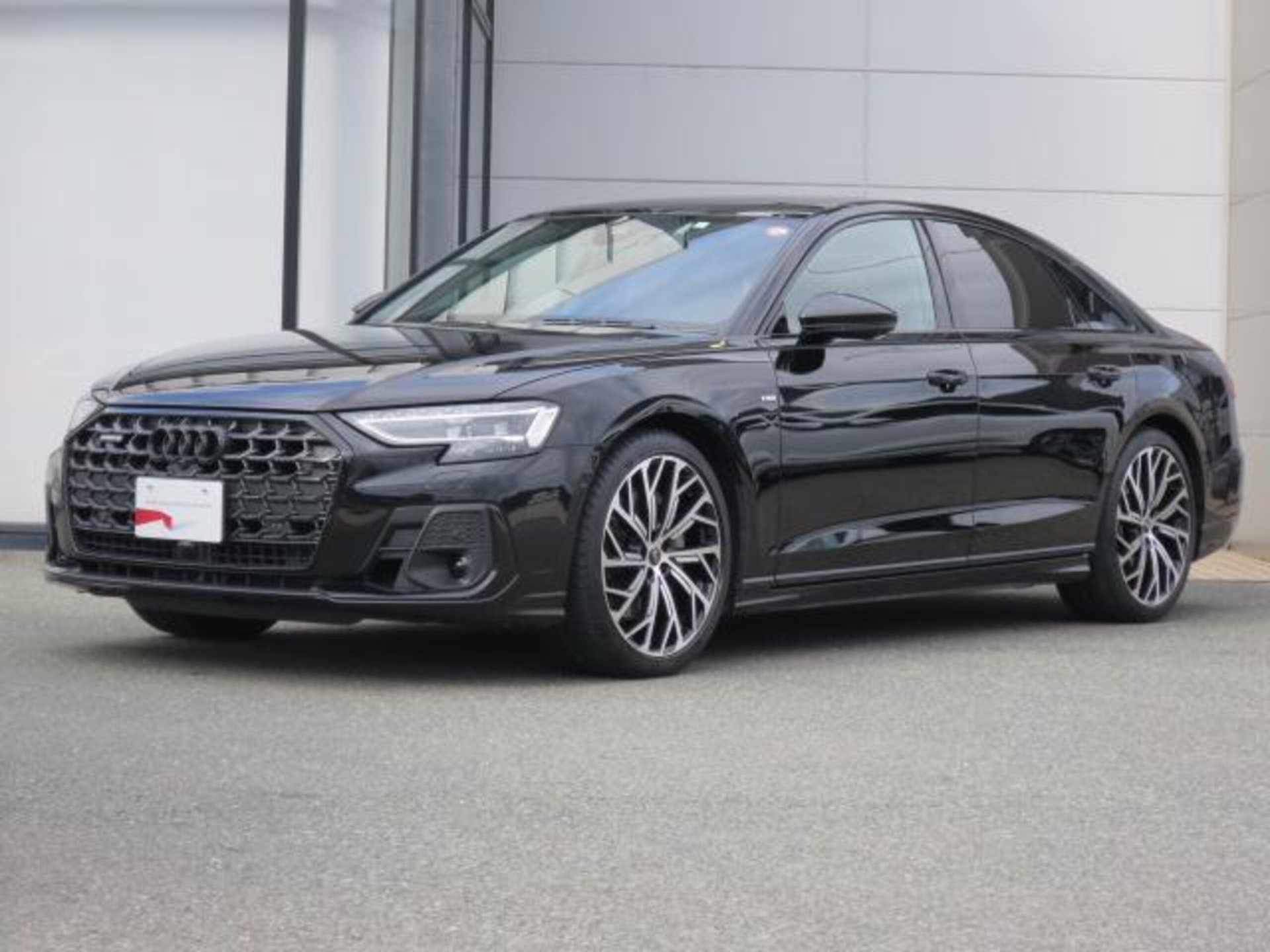 AUDI A8 - View 1