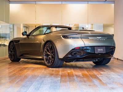 ASTON MARTIN DB12 VOLANTE - 10