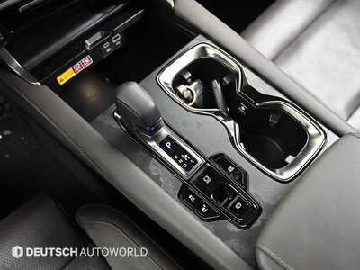 صورة 9 لـ 2024 Lexus RX