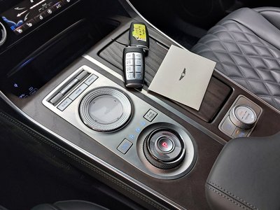2022 Genesis GV80 thumbnail 12