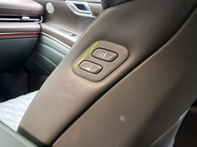 2022 Genesis GV80 thumbnail 32