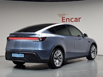 TESLA MODEL Y - 2