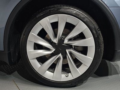 TESLA MODEL Y - 8