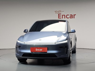 TESLA MODEL Y - 3