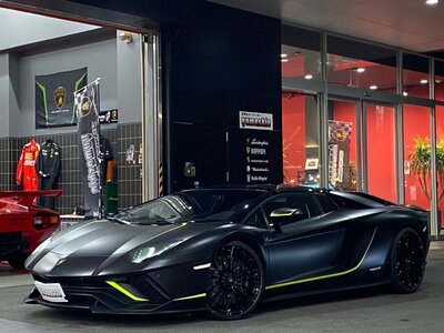 LAMBORGHINI AVENTADOR ROADSTER