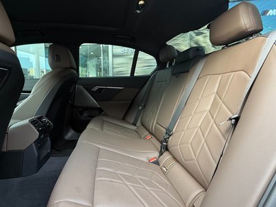 صورة مصغرة 13 لـ 2024 BMW 5 SERIES