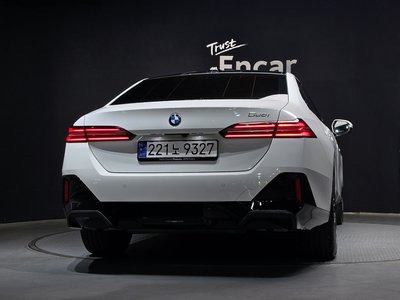 BMW 5 SERIES - 4