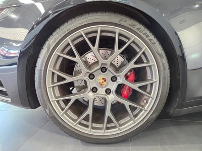 PORSCHE 911 - 6