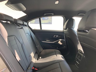 صورة مصغرة 25 لـ 2025 BMW 3 SERIES
