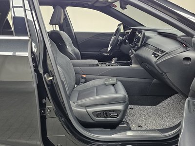 صورة مصغرة 16 لـ 2023 Lexus RX