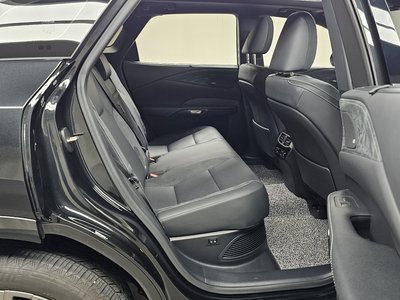 صورة مصغرة 17 لـ 2023 Lexus RX