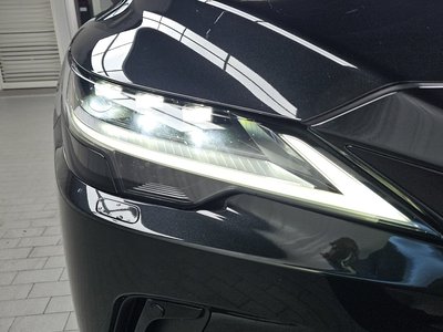 صورة 9 لـ 2023 Lexus RX