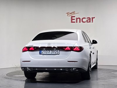 صورة 4 لـ 2024 Mercedes-BENZ E-CLASS