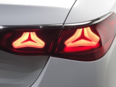 صورة 10 لـ 2024 Mercedes-BENZ E-CLASS