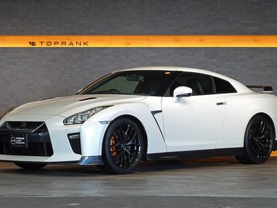 NISSAN GT-R - 1