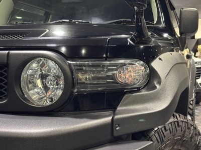 TOYOTA FJ CRUISER - 4