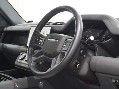 LAND ROVER DEFENDER - 9