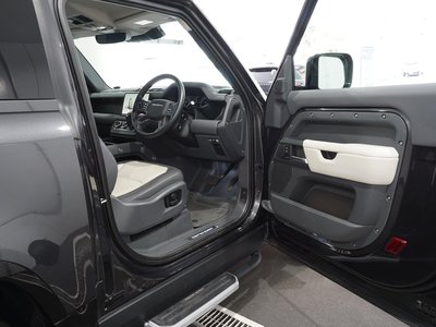 LAND ROVER DEFENDER - 6