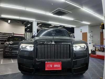 ROLLS-ROYCE CULLINAN - 10