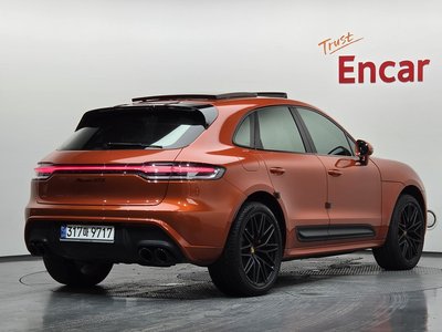 2022 Porsche MACAN photo 3