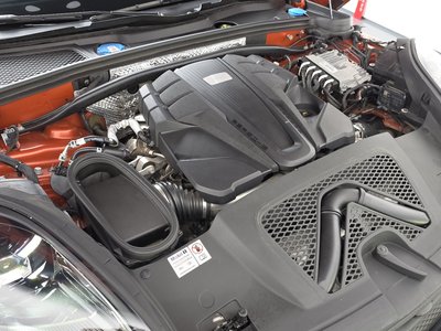 2022 Porsche MACAN photo 7