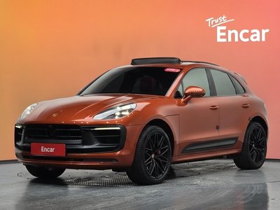 2022 Porsche MACAN photo 1
