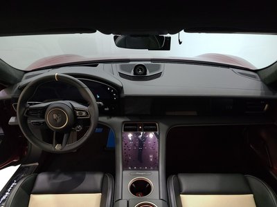 صورة 9 لـ 2025 Porsche TAYCAN