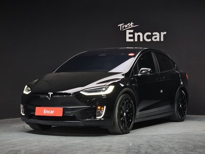 TESLA MODEL X - 1