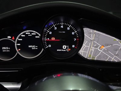 PORSCHE PANAMERA - 8