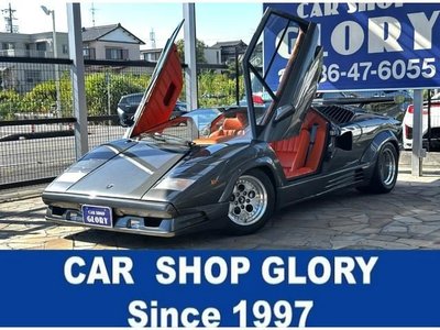 LAMBORGHINI COUNTACH - 1