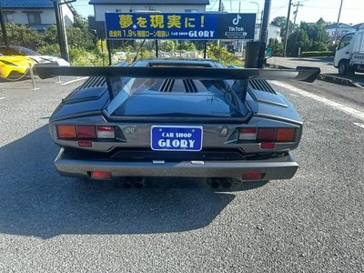 LAMBORGHINI COUNTACH - 2