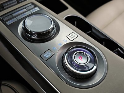 2021 Genesis GV70 thumbnail 12