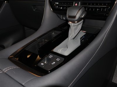 2024 Toyota ALPHARD — миниатюра 16